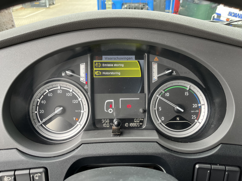 DAF XF 440 FT SC / Mega - Low Deck / 2 Tanks / Stand Klima / New Tacho V2 - Cabeza tractora: foto 4 DAF XF 440 FT SC / Mega - Low Deck / 2 Tanks / Stand Klima / New Tacho V2 - Cabeza tractora: foto 4