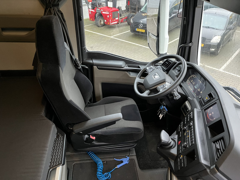 MAN TGX 18.510 GX / 2 Tanks / Full Spoiler / APK TUV 01-26 - Cabeza tractora: foto 3 MAN TGX 18.510 GX / 2 Tanks / Full Spoiler / APK TUV 01-26 - Cabeza tractora: foto 3