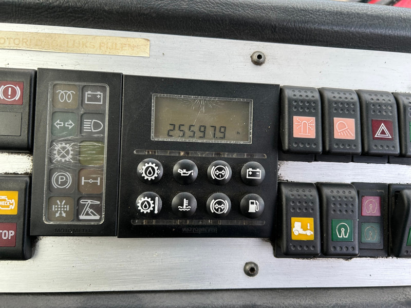 Terberg YT 182 / Cummins / Allison / 2008 / Terminal Tractor - Cabeza tractora: foto 5 Terberg YT 182 / Cummins / Allison / 2008 / Terminal Tractor - Cabeza tractora: foto 5