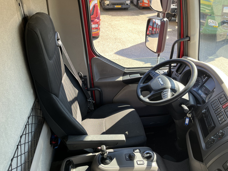 DAF LF 210 FA / 12 Ton / 339 dkm / Box / Loadlift / NL Truck - Camión caja cerrada: foto 3 DAF LF 210 FA / 12 Ton / 339 dkm / Box / Loadlift / NL Truck - Camión caja cerrada: foto 3