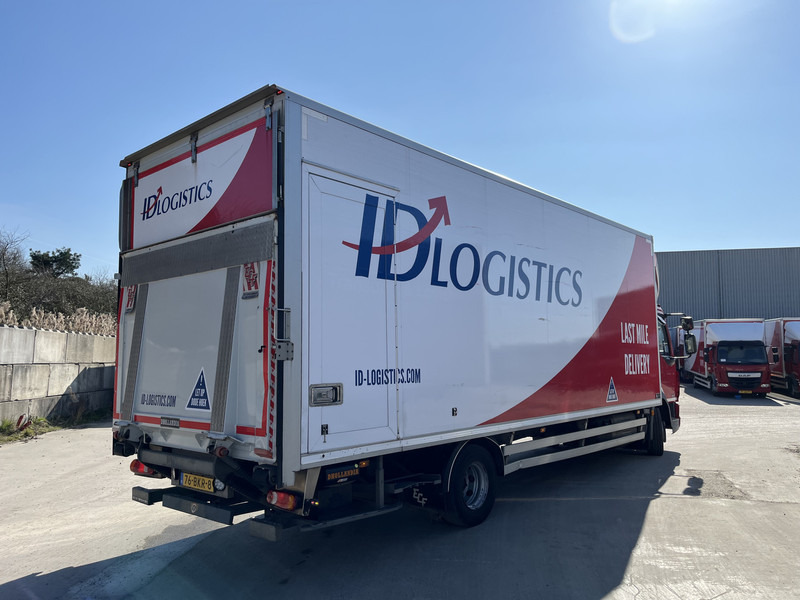 DAF LF 210 FA / 12 Ton / 354 dkm / Box / Laadklep / NL Truck - Camión caja cerrada: foto 2 DAF LF 210 FA / 12 Ton / 354 dkm / Box / Laadklep / NL Truck - Camión caja cerrada: foto 2