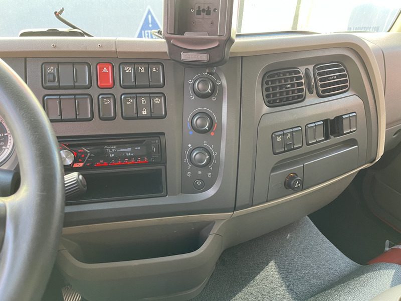 DAF LF 210 FA / 12 Ton / 396 dkm / Box / Loadlift / NL Truck - Camión caja cerrada: foto 5 DAF LF 210 FA / 12 Ton / 396 dkm / Box / Loadlift / NL Truck - Camión caja cerrada: foto 5