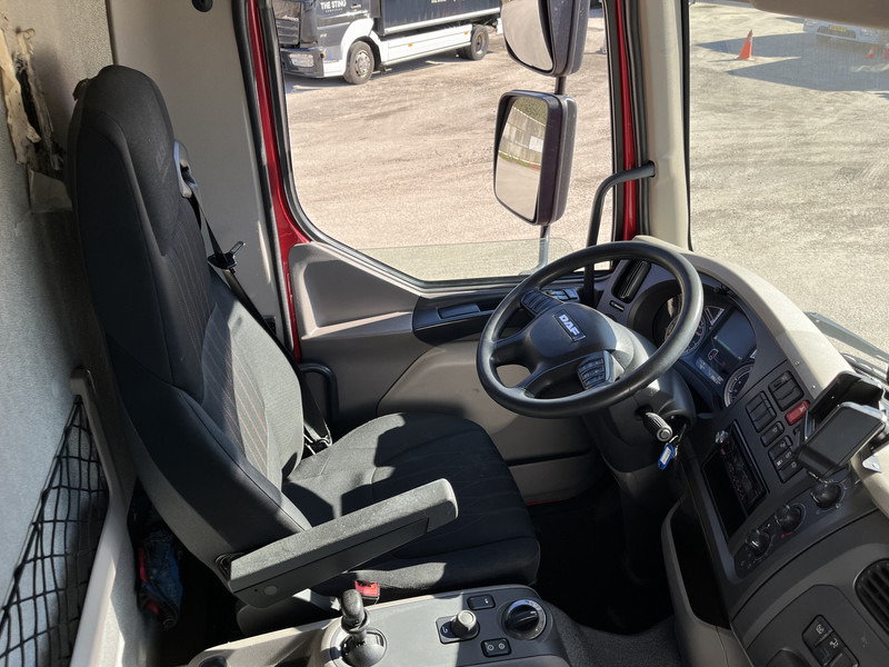 DAF LF 210 FA / 12 Ton / 396 dkm / Box / Loadlift / NL Truck - Camión caja cerrada: foto 3 DAF LF 210 FA / 12 Ton / 396 dkm / Box / Loadlift / NL Truck - Camión caja cerrada: foto 3