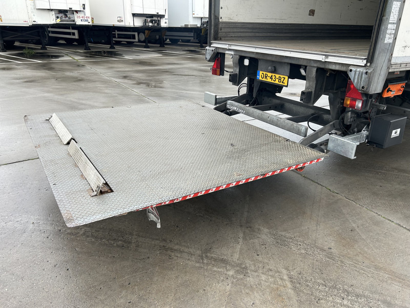 Fruehauf FSR MD4 / Box / Loadlift 2000 kg / Lift axle - Semirremolque caja cerrada: foto 5 Fruehauf FSR MD4 / Box / Loadlift 2000 kg / Lift axle - Semirremolque caja cerrada: foto 5