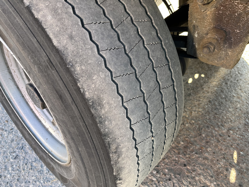 Semirremolque frigorífico Krone Cool Liner / Carrier Vector 1850 mt / Frigo Box / Loadlift / NL Trailer: foto 16 Semirremolque frigorífico Krone Cool Liner / Carrier Vector 1850 mt / Frigo Box / Loadlift / NL Trailer: foto 16