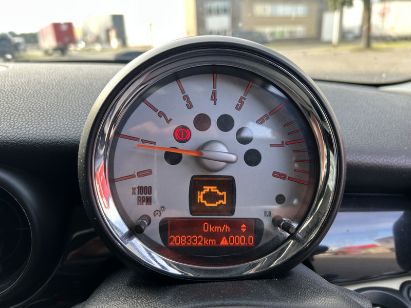 MINI Clubman 1.6 Cooper RHD / Airco / APK TUV 11-25 - Coche: foto 5 MINI Clubman 1.6 Cooper RHD / Airco / APK TUV 11-25 - Coche: foto 5