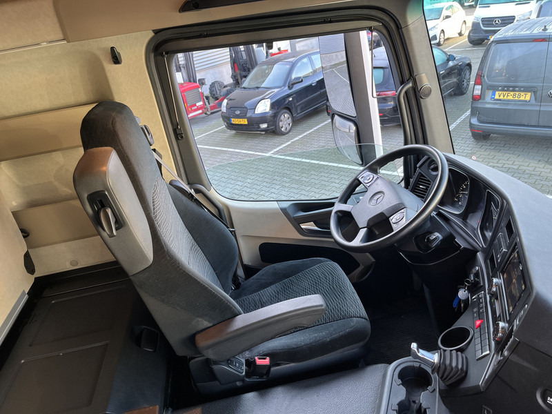 Mercedes-Benz Actros 2124 StreamSpace / 410 dkm / Box 7.5 mtr / Laadklep / APK 08-25 - Camión caja cerrada: foto 3 Mercedes-Benz Actros 2124 StreamSpace / 410 dkm / Box 7.5 mtr / Laadklep / APK 08-25 - Camión caja cerrada: foto 3