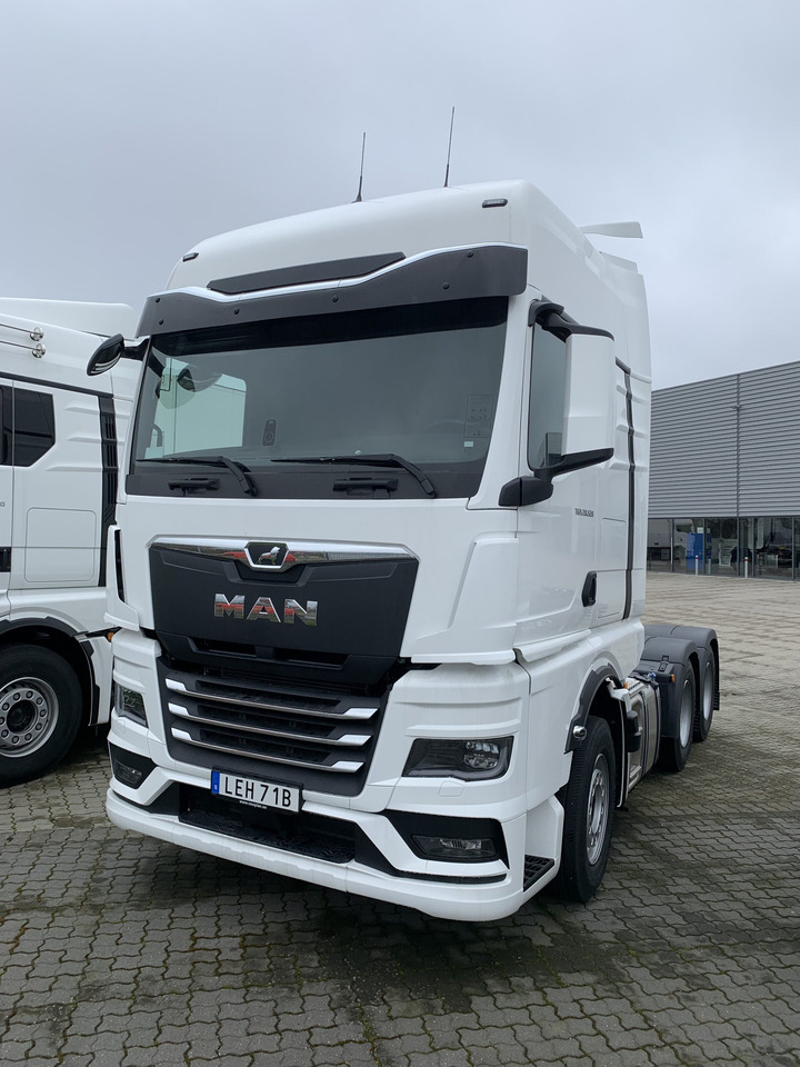 MAN TGX 28.520 6×2-2 Dragbil - Cabeza tractora: foto 1 MAN TGX 28.520 6×2-2 Dragbil - Cabeza tractora: foto 1