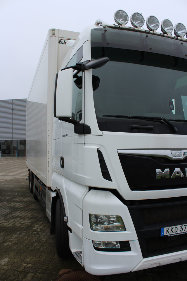 MAN TGX 26.480 6×2-4 Skåp/Fjärr - Camión caja cerrada: foto 2 MAN TGX 26.480 6×2-4 Skåp/Fjärr - Camión caja cerrada: foto 2