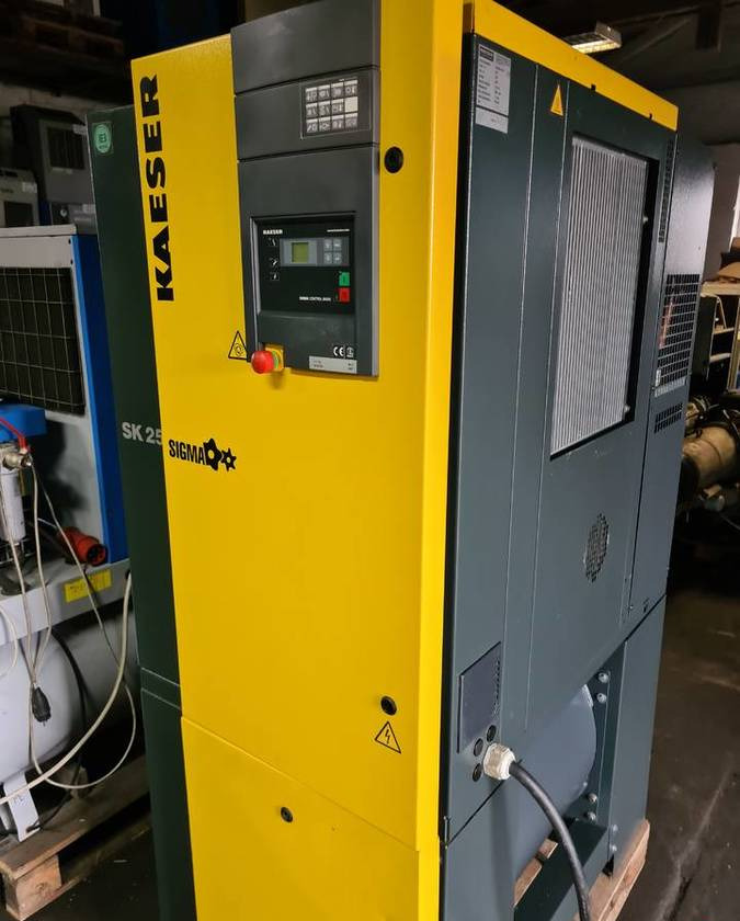 Kompresor śrubowy KAESER Aircenter SK25 15 kw - Compresor de aire: foto 1 Kompresor śrubowy KAESER Aircenter SK25 15 kw - Compresor de aire: foto 1