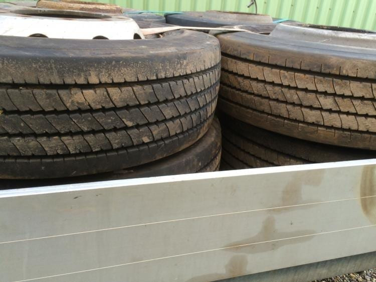 Banden met velg 275/70/22,5 profiel 90% - Rueda completa para Autobús: foto 1 Banden met velg 275/70/22,5 profiel 90% - Rueda completa para Autobús: foto 1