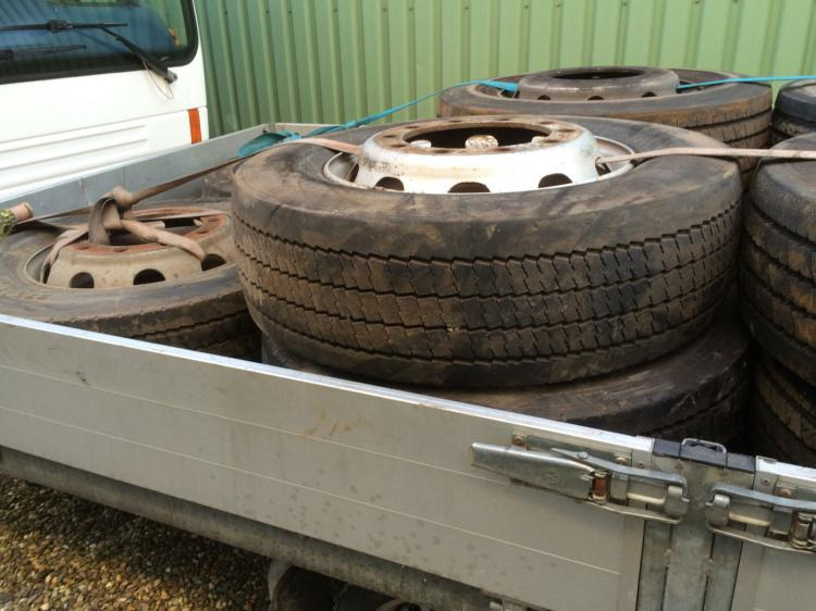 Banden met velg 275/70/22,5 profiel 90% - Rueda completa para Autobús: foto 2 Banden met velg 275/70/22,5 profiel 90% - Rueda completa para Autobús: foto 2