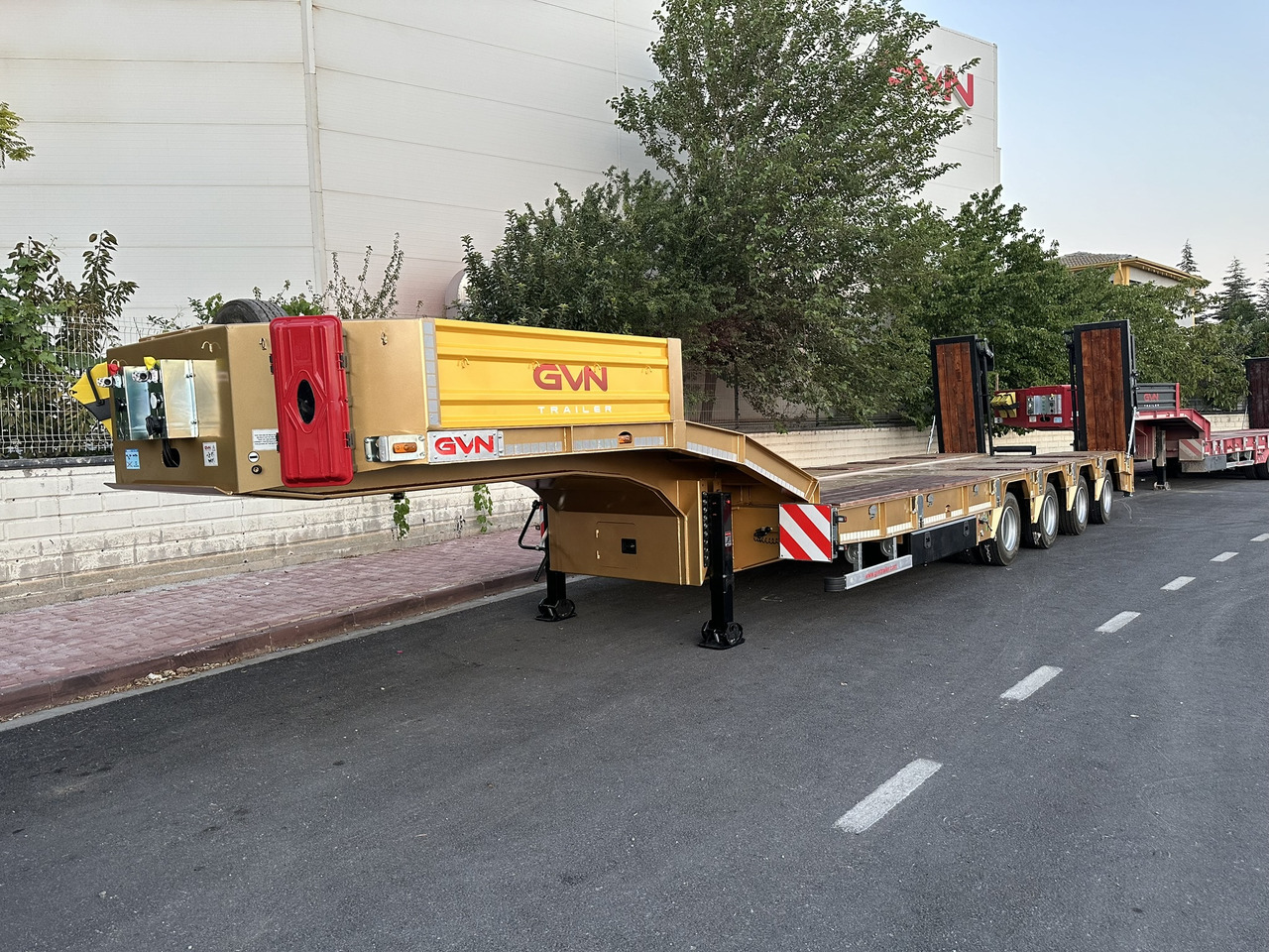 GVN Trailer 4 AXLE LOWBED - Semirremolque góndola rebajadas: foto 3 GVN Trailer 4 AXLE LOWBED - Semirremolque góndola rebajadas: foto 3