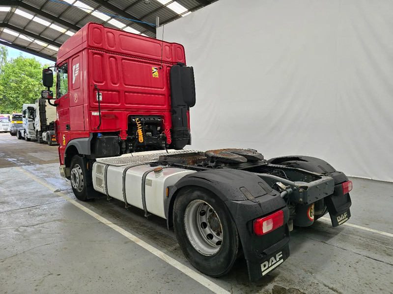 Cabeza tractora DAF XF 460 SPACECAB / RETARDER /MANUEL: foto 8