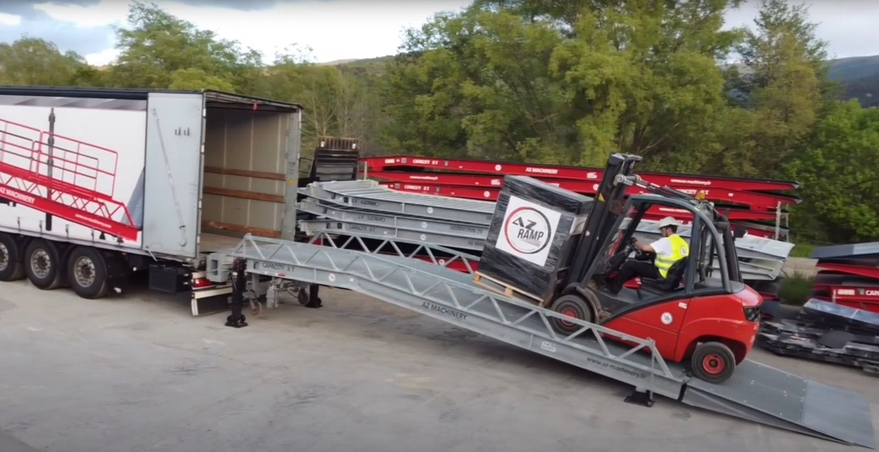 Loading Ramp with with hydraulic tilting bridge - AZ RAMP - STAR- 8T FULL GALVA - Rampa de carga: foto 5 Loading Ramp with with hydraulic tilting bridge - AZ RAMP - STAR- 8T FULL GALVA - Rampa de carga: foto 5