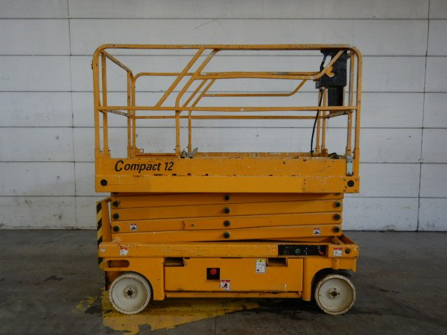 Used Electric scissor Lift Haulotte Compact 12 - Plataforma de tijeras: foto 2 Used Electric scissor Lift Haulotte Compact 12 - Plataforma de tijeras: foto 2