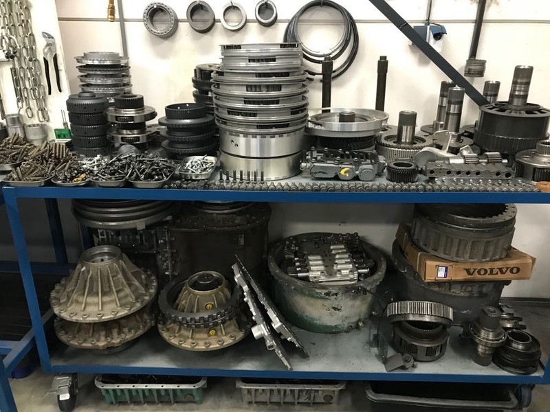 Volvo construction machine parts - Caja de cambios: foto 1 Volvo construction machine parts - Caja de cambios: foto 1