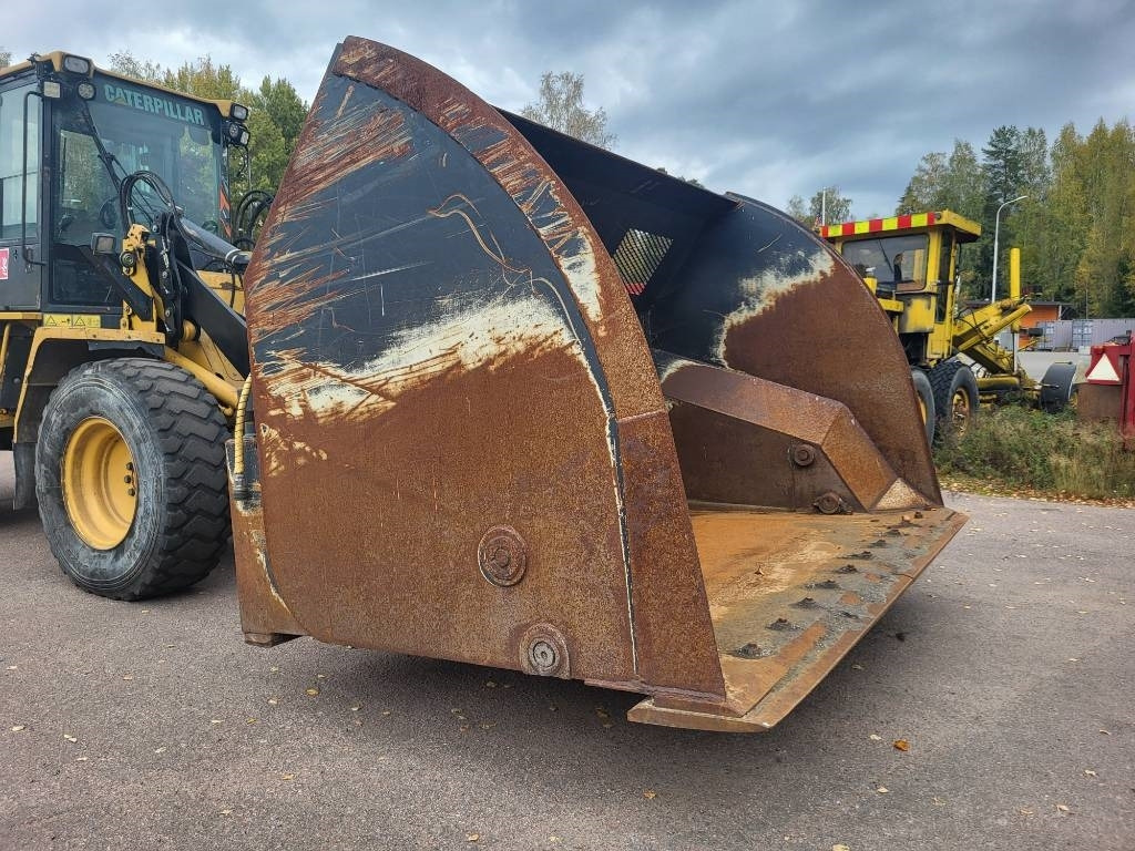 Volvo Kärkikippikauha - Cazo para Maquinaria de construcción: foto 5 Volvo Kärkikippikauha - Cazo para Maquinaria de construcción: foto 5