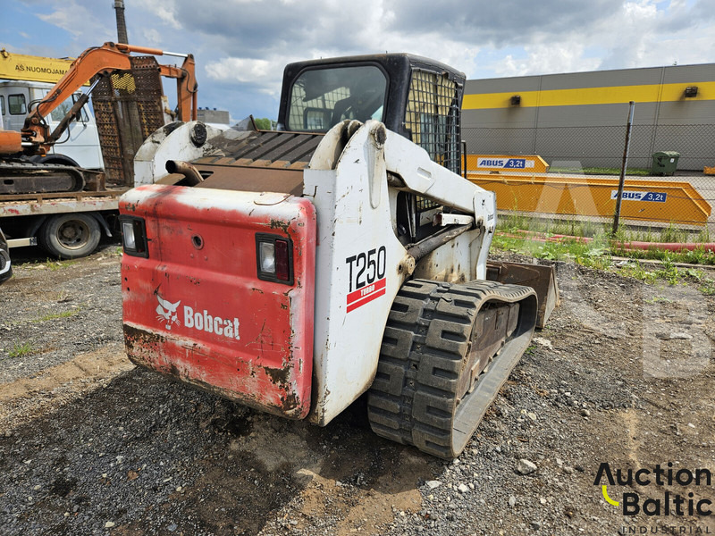 Bobcat T 250 - Cargadora de cadenas: foto 4 Bobcat T 250 - Cargadora de cadenas: foto 4