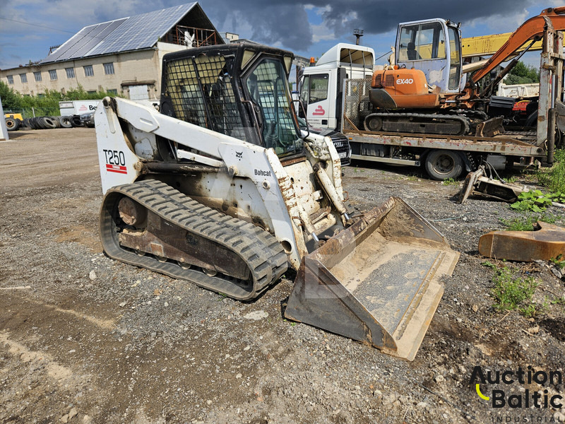 Bobcat T 250 - Cargadora de cadenas: foto 2 Bobcat T 250 - Cargadora de cadenas: foto 2