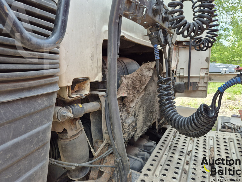 Cabeza tractora Volvo FH460: foto 14
