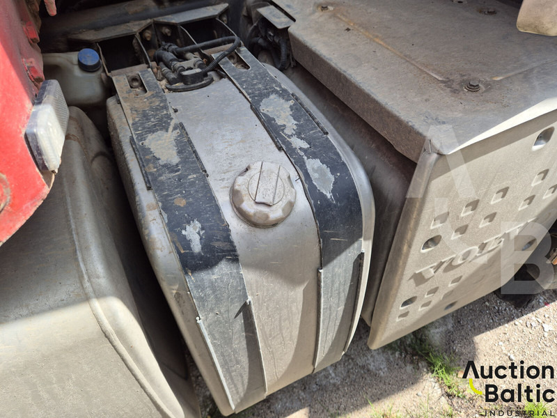 Cabeza tractora Volvo FH460: foto 15