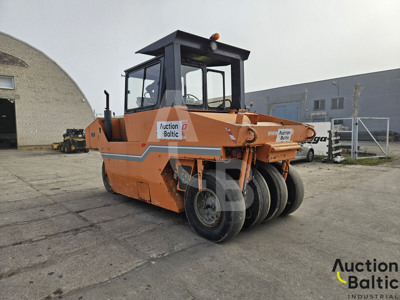 Corinsa CCN 1222 - Rodillo de neumáticos: foto 4 Corinsa CCN 1222 - Rodillo de neumáticos: foto 4