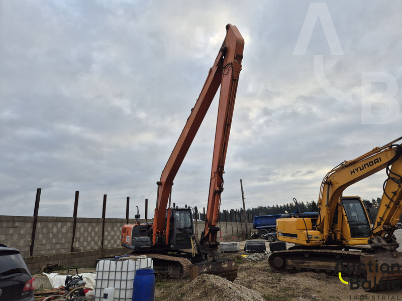 Hitachi ZX 210 LC-3 - Excavadora de cadenas: foto 1 Hitachi ZX 210 LC-3 - Excavadora de cadenas: foto 1