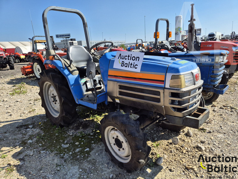 Iseki TF223D - Tractor: foto 1 Iseki TF223D - Tractor: foto 1