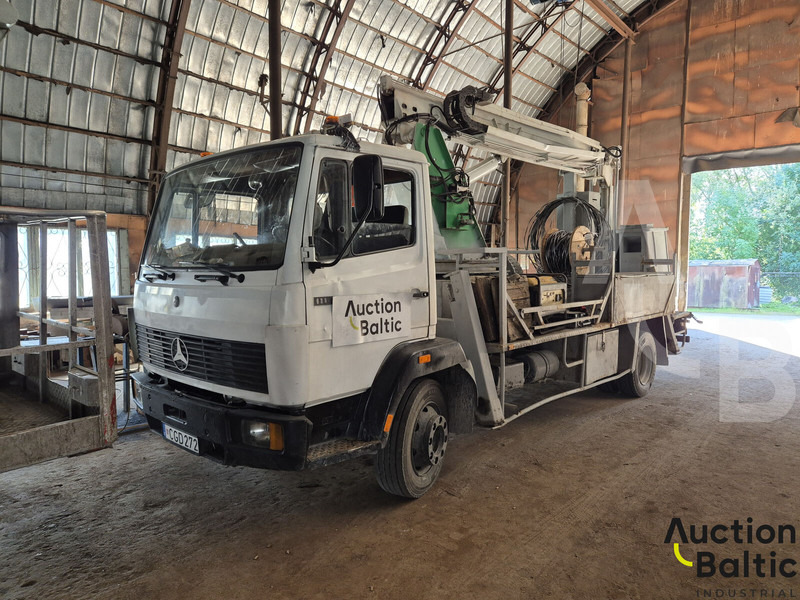 Mercedes-Benz 1114 - Camión con plataforma elevadora: foto 1 Mercedes-Benz 1114 - Camión con plataforma elevadora: foto 1