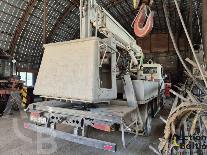 Mercedes-Benz 1114 - Camión con plataforma elevadora: foto 4 Mercedes-Benz 1114 - Camión con plataforma elevadora: foto 4