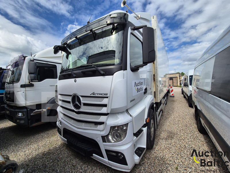 Mercedes-Benz Actros 2551 - Camión caja cerrada: foto 1 Mercedes-Benz Actros 2551 - Camión caja cerrada: foto 1