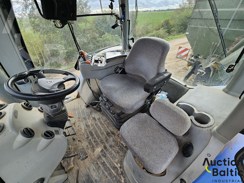 New Holland T 8040 - Tractor: foto 5 New Holland T 8040 - Tractor: foto 5