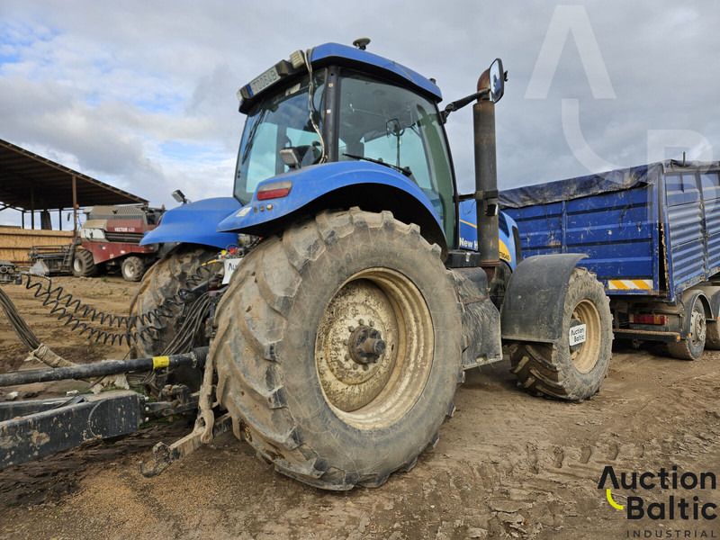 New Holland T 8040 - Tractor: foto 4 New Holland T 8040 - Tractor: foto 4