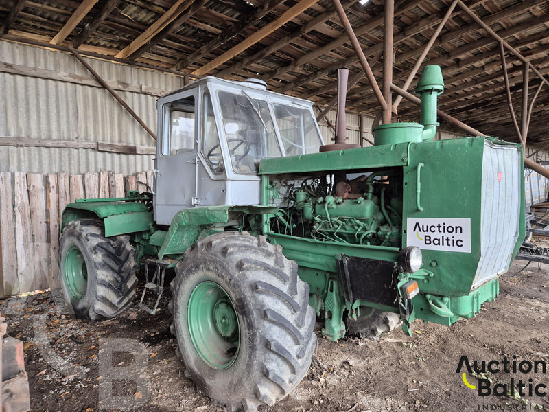 Onbekend T-150K - Tractor: foto 1 Onbekend T-150K - Tractor: foto 1