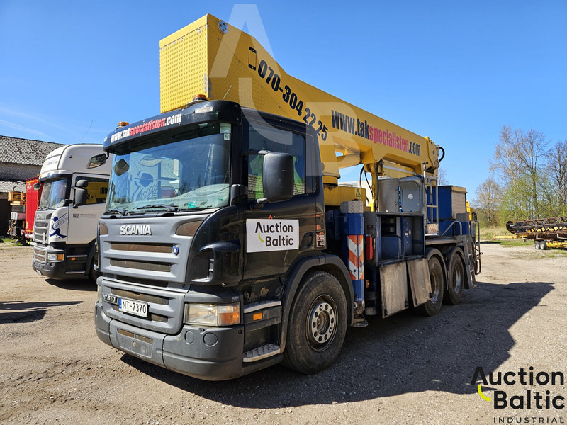Scania P 310 - Camión con plataforma elevadora: foto 1 Scania P 310 - Camión con plataforma elevadora: foto 1