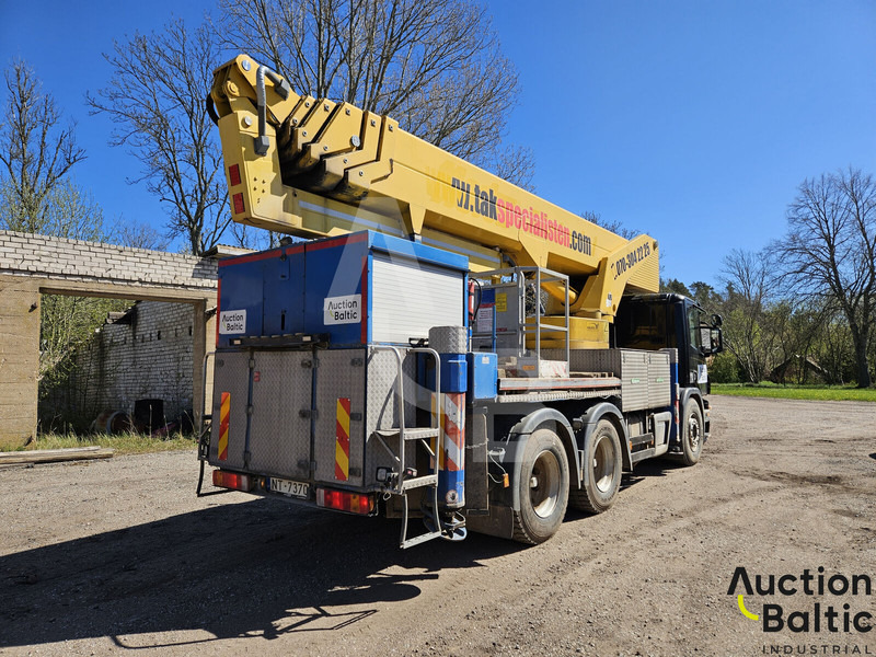 Scania P 310 - Camión con plataforma elevadora: foto 3 Scania P 310 - Camión con plataforma elevadora: foto 3