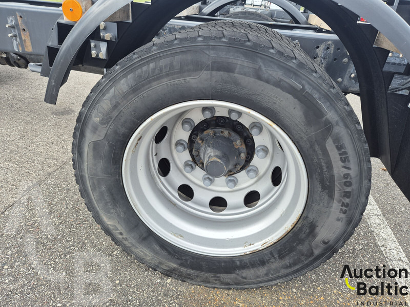 Camión chasis Scania P 450: foto 18