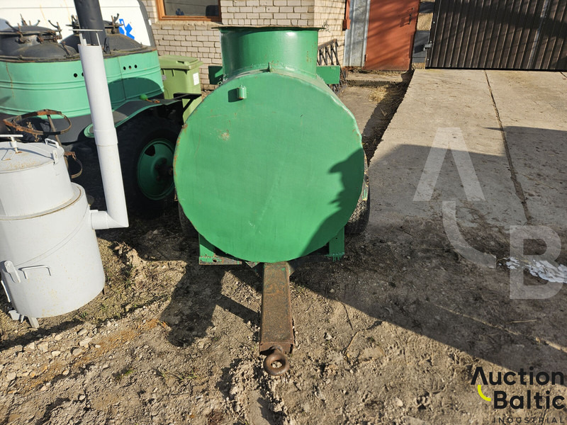 Trailer with tank - Remolque cisterna: foto 4 Trailer with tank - Remolque cisterna: foto 4