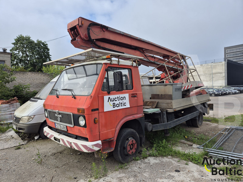 VW-MAN 8.136 - Camión con plataforma elevadora: foto 1 VW-MAN 8.136 - Camión con plataforma elevadora: foto 1