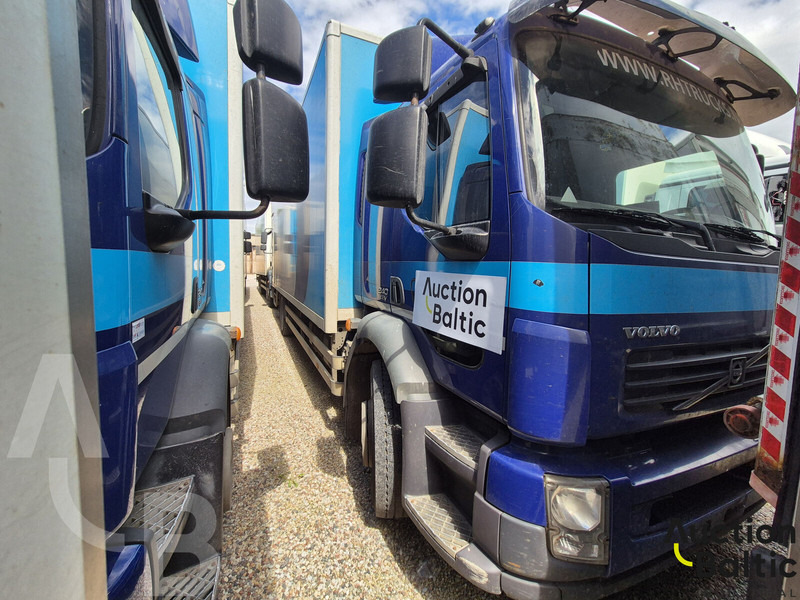 Volvo FL240 - Camión caja cerrada: foto 2 Volvo FL240 - Camión caja cerrada: foto 2