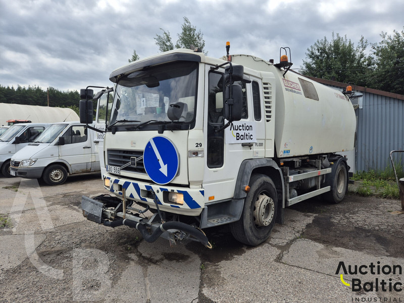 Volvo FL618 - Barredora vial: foto 2 Volvo FL618 - Barredora vial: foto 2