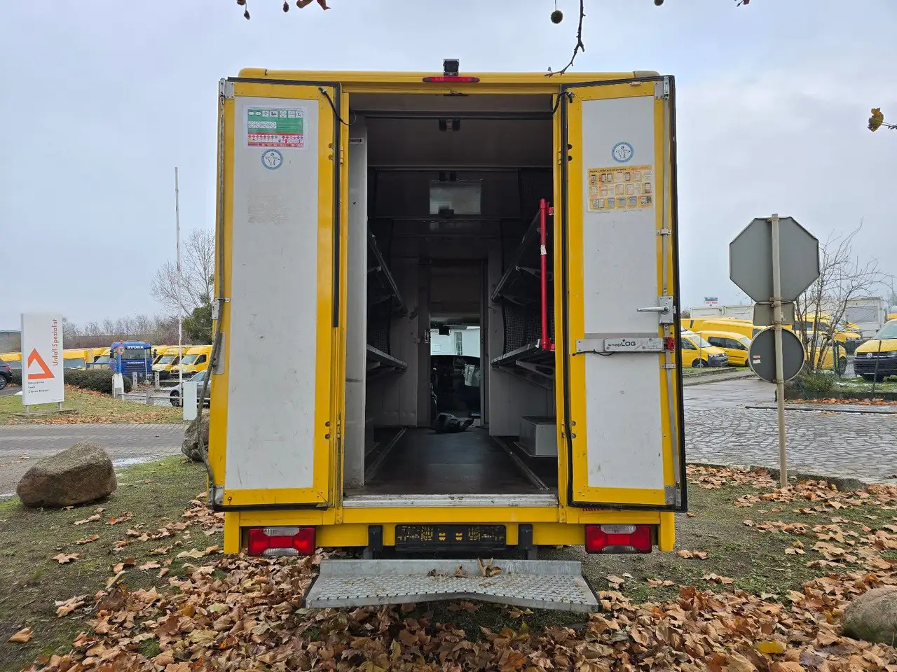 Furgoneta caja cerrada Iveco Daily/ Regalsystem/Luftfeder/1. Hand: foto 6