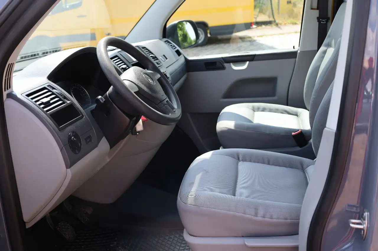 Volkswagen T5 Transporter Kasten-Kombi 2.0 TDI/EU5/5-Sitze - Coche: foto 5 Volkswagen T5 Transporter Kasten-Kombi 2.0 TDI/EU5/5-Sitze - Coche: foto 5