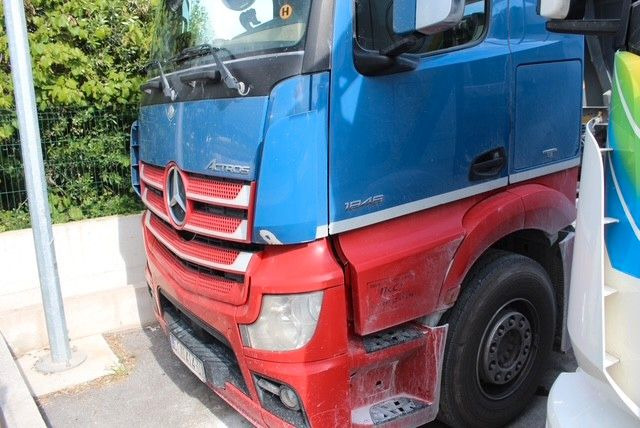 Mercedes-Benz Actros 4 2-Achser BM 963 1846 OM470 4x2 SZM - Cabeza tractora: foto 1 Mercedes-Benz Actros 4 2-Achser BM 963 1846 OM470 4x2 SZM - Cabeza tractora: foto 1