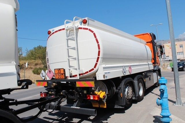 Mercedes-Benz Actros 2548 6x2/4 - Camión cisterna: foto 4 Mercedes-Benz Actros 2548 6x2/4 - Camión cisterna: foto 4