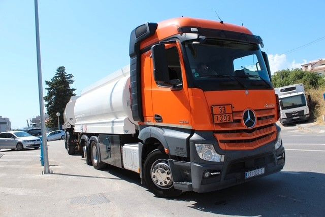 Mercedes-Benz Actros 2548 6x2/4 - Camión cisterna: foto 2 Mercedes-Benz Actros 2548 6x2/4 - Camión cisterna: foto 2