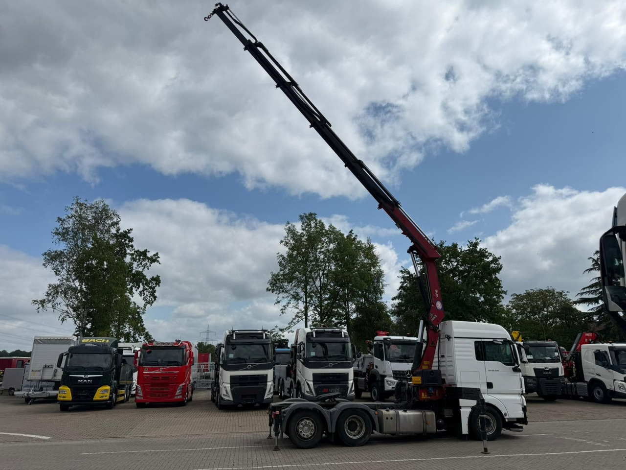 MAN TGX 26.440 6x2 mit HMF 3000-5 Kran TÜV NEU - Cabeza tractora: foto 3 MAN TGX 26.440 6x2 mit HMF 3000-5 Kran TÜV NEU - Cabeza tractora: foto 3