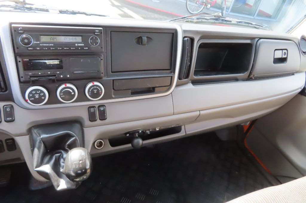 Camión portacontenedor de cadenas FUSO Canter 6 C 18 4x4  Kommunal  Winterdienst: foto 14