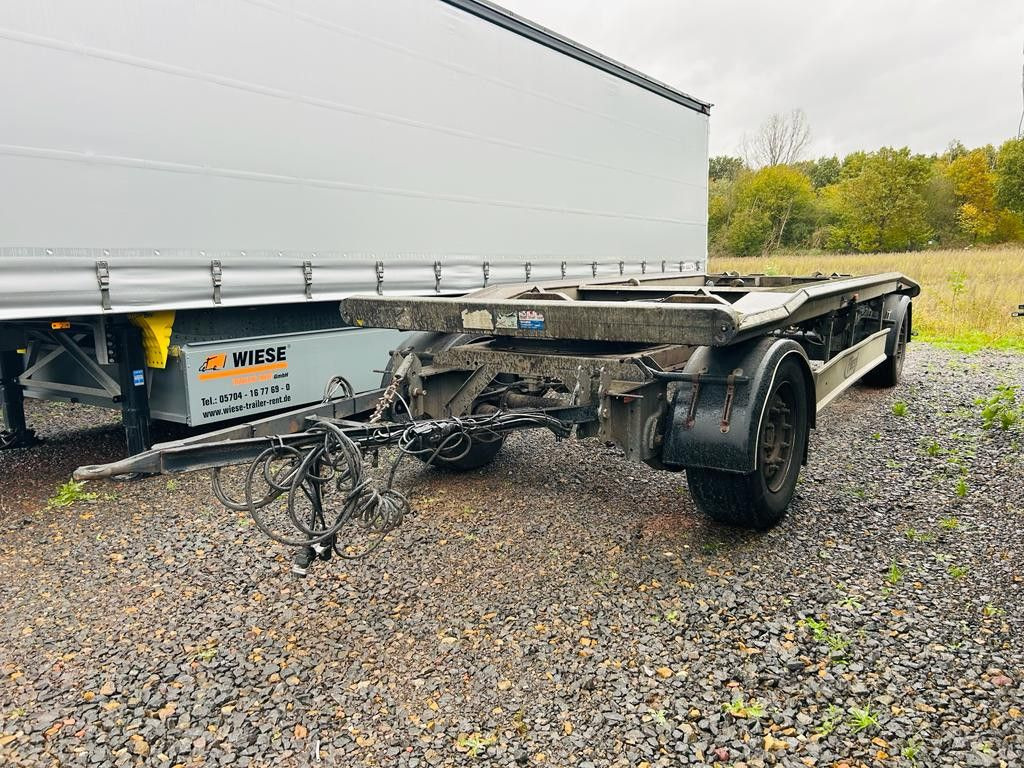 Fliegl ZPS 180 Abrollanhänger, Außenrollen - Remolque multilift/ Portacontenedores de cadenas: foto 4 Fliegl ZPS 180 Abrollanhänger, Außenrollen - Remolque multilift/ Portacontenedores de cadenas: foto 4